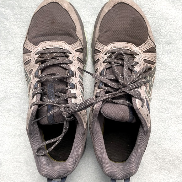 Asics running/ trail shoes size 10 - Picture 1 of 4